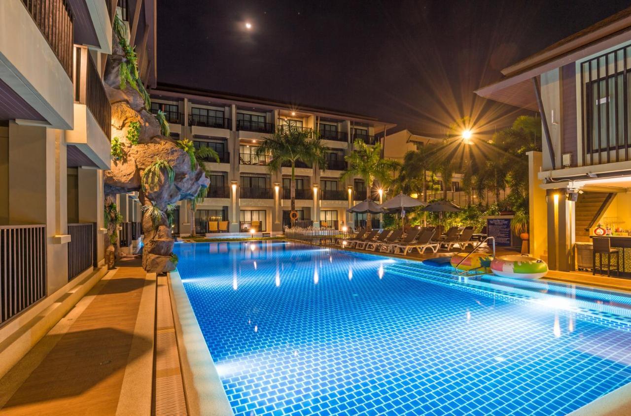 Deluxe Double or Twin Room with Swimming Pool Access